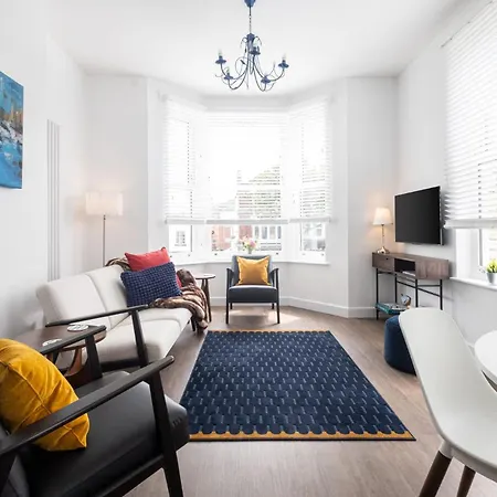 Host & - Sanderling Chase * Scarborough