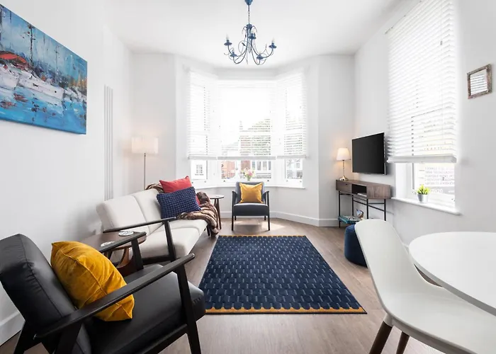 Host & - Sanderling Chase * Scarborough